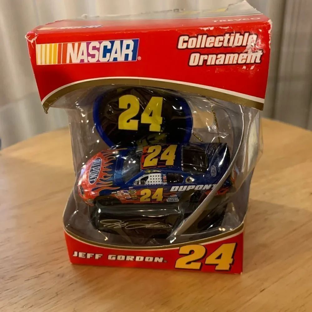 Jeff Gordon 2005 Collectible Ornament
